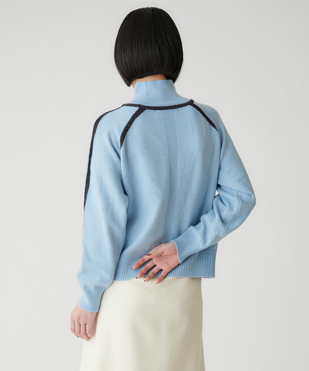 配色デザインハイネックニット