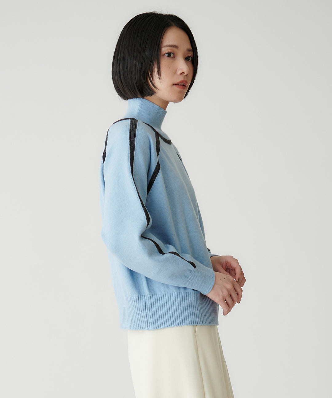 配色デザインハイネックニット