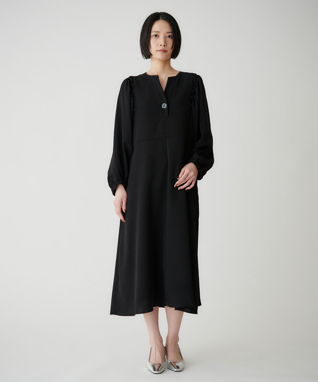 モデル H：167cm / 38 / ブラック