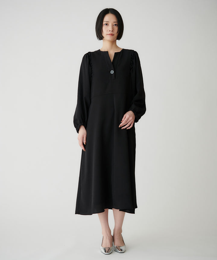 モデル H：167cm / 38 / ブラック