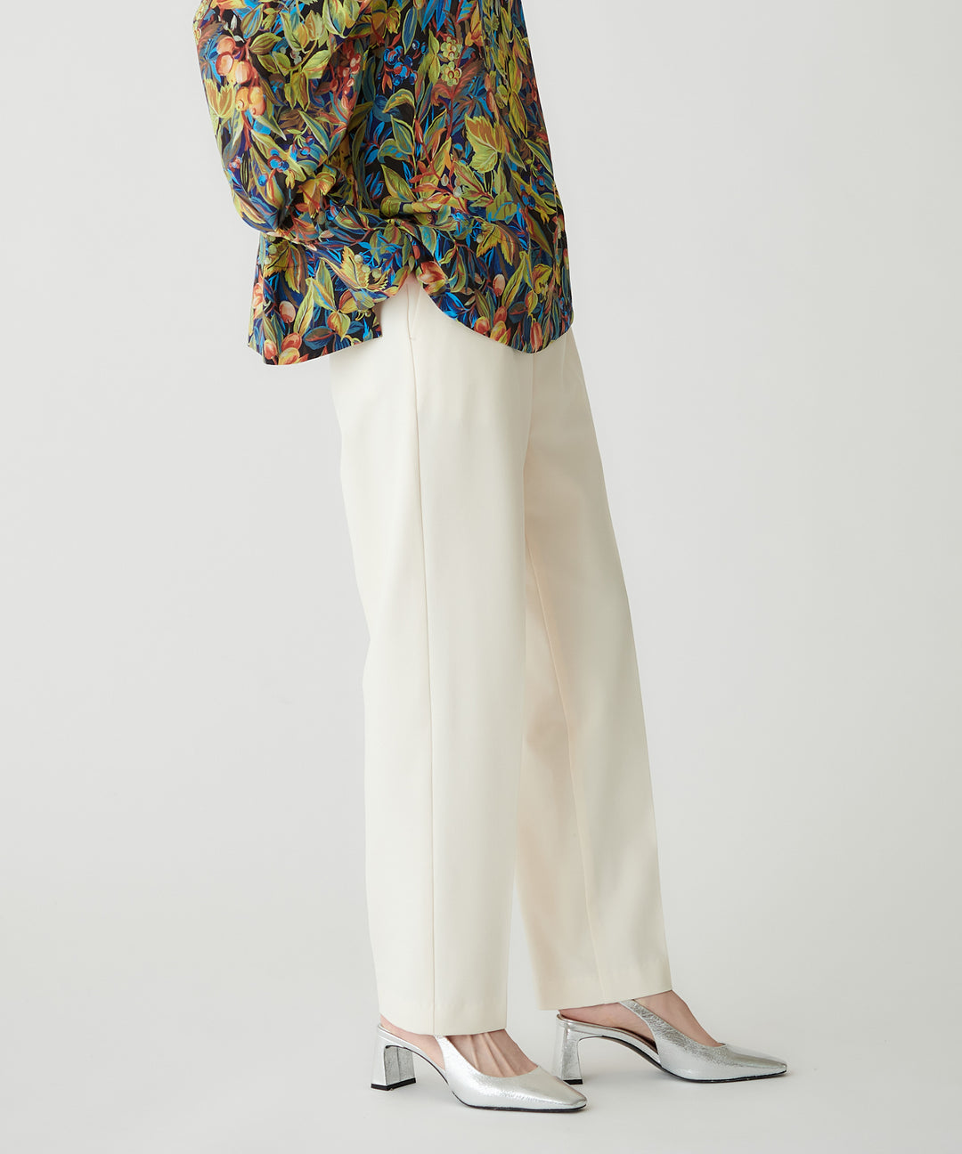 TRストレッチ テーパードパンツ