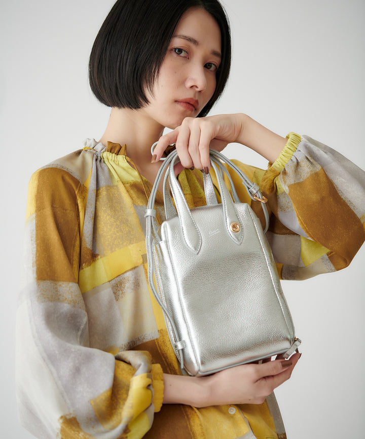 マイクロサテンレオパードアートブラウス