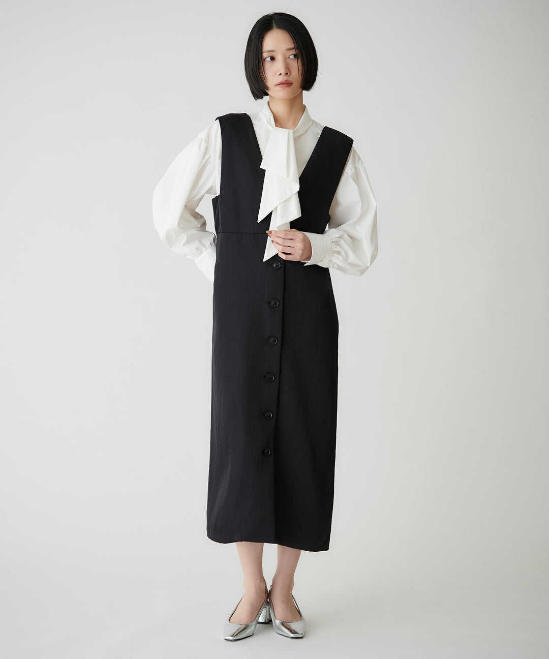 ボウタイブラウス