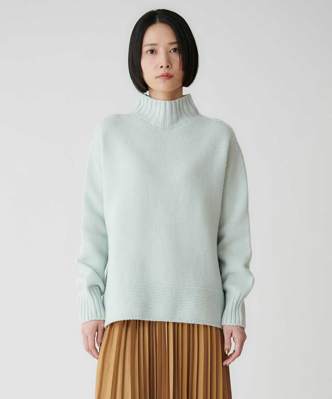 モデル H：167cm / 38 / ペールグリーン