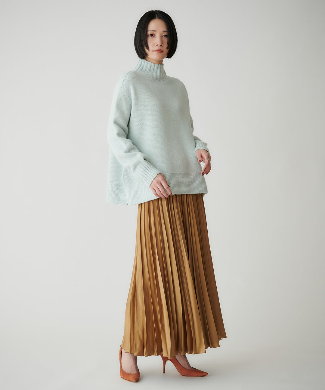 エアリーサテンプリーツスカート