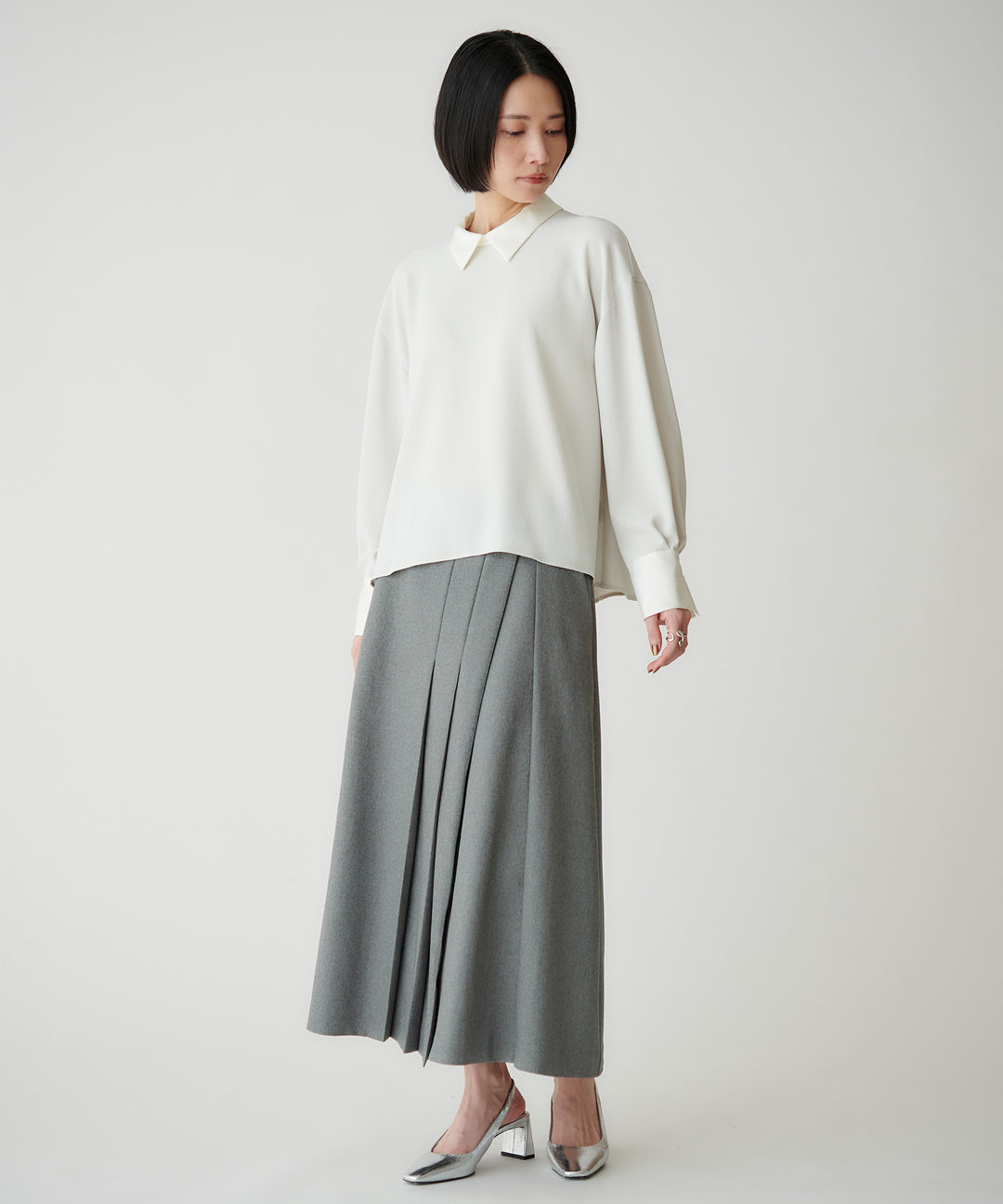 バックサテンジョーゼット衿付きブラウス