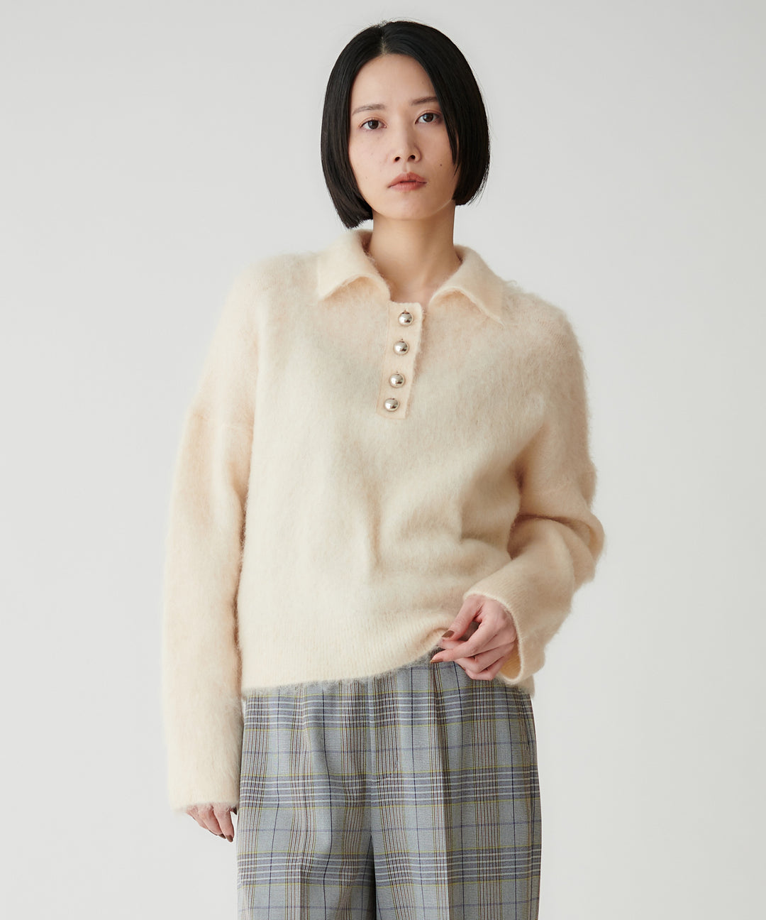 モデル H：167cm / 38 / エクリュ