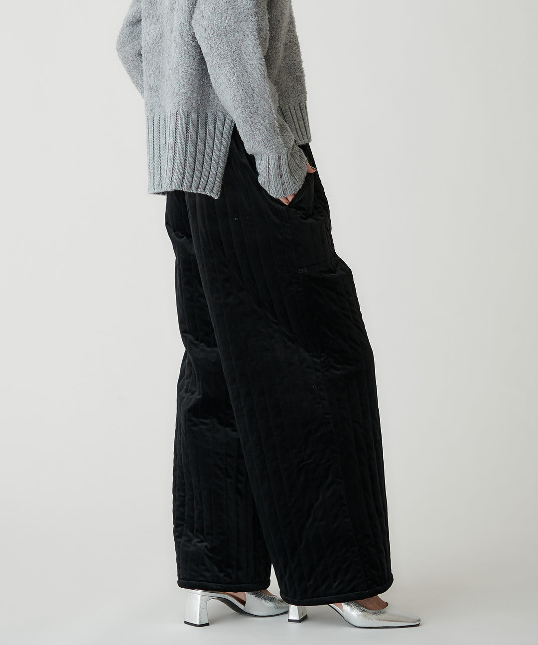 中わたキルティングベロアワイドパンツ