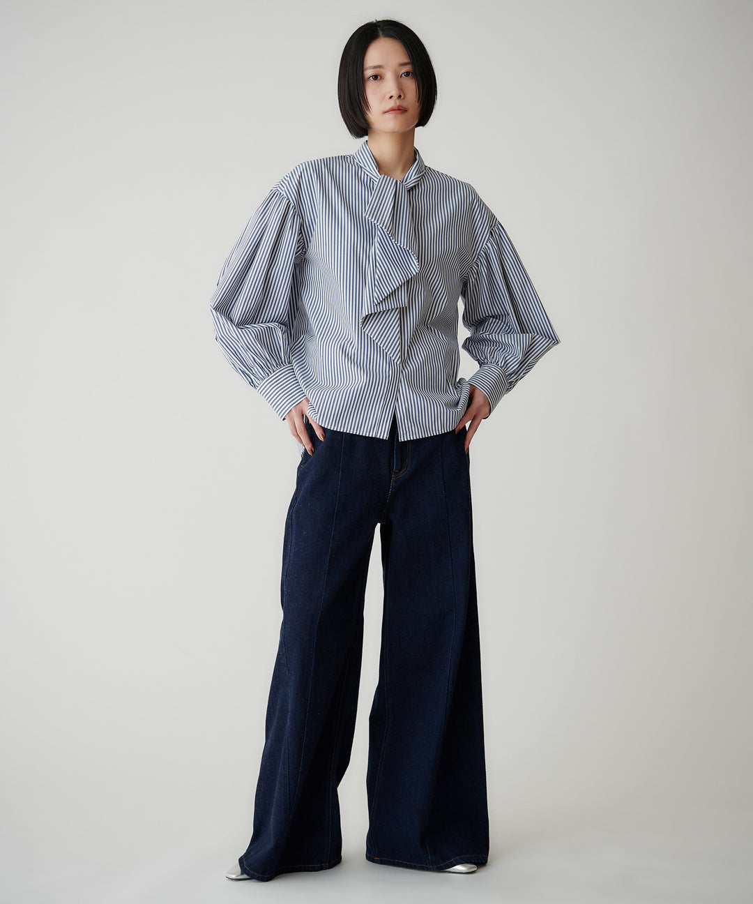 ボウタイブラウス