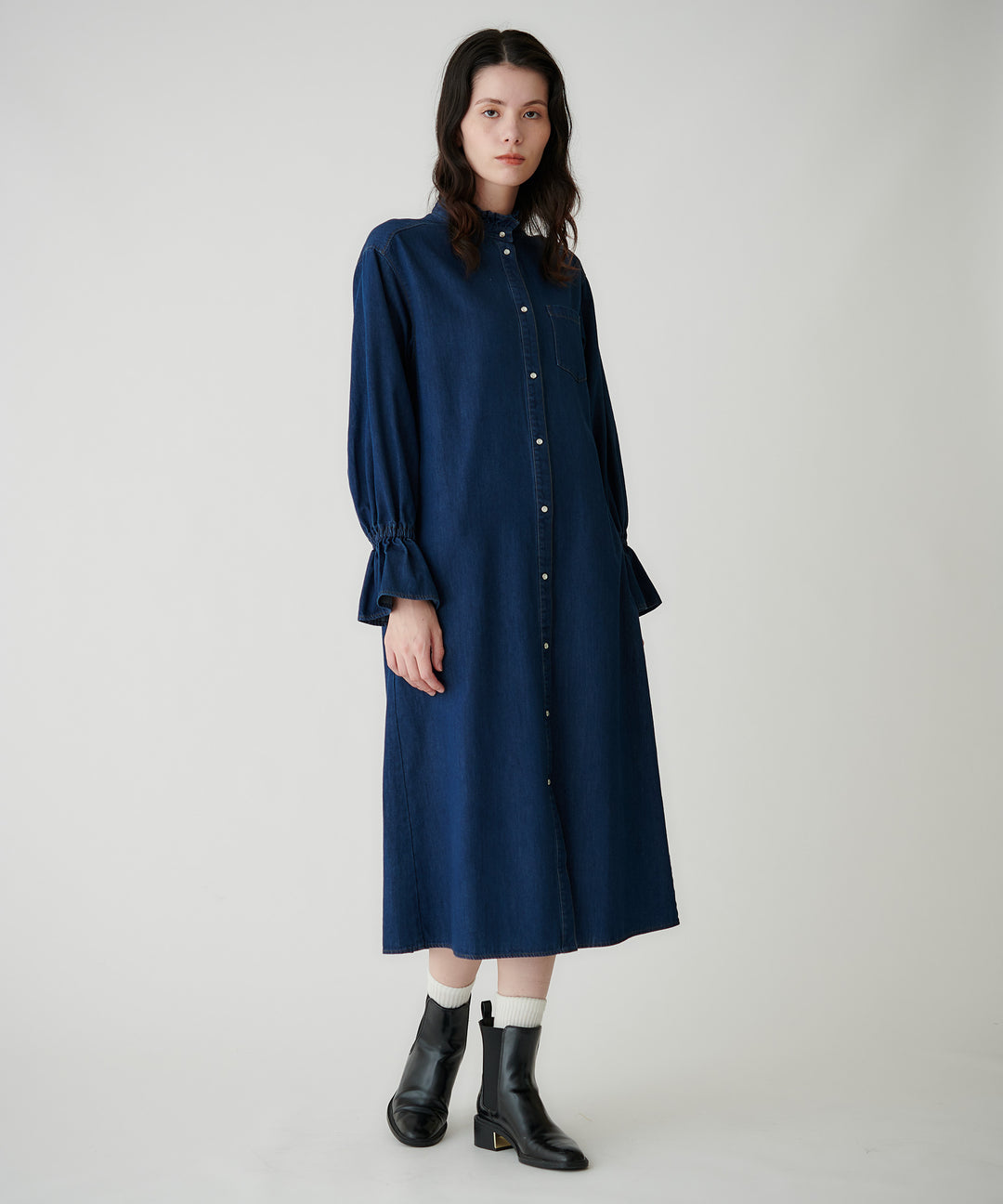 モデル H：173cm / 38 / インディゴ