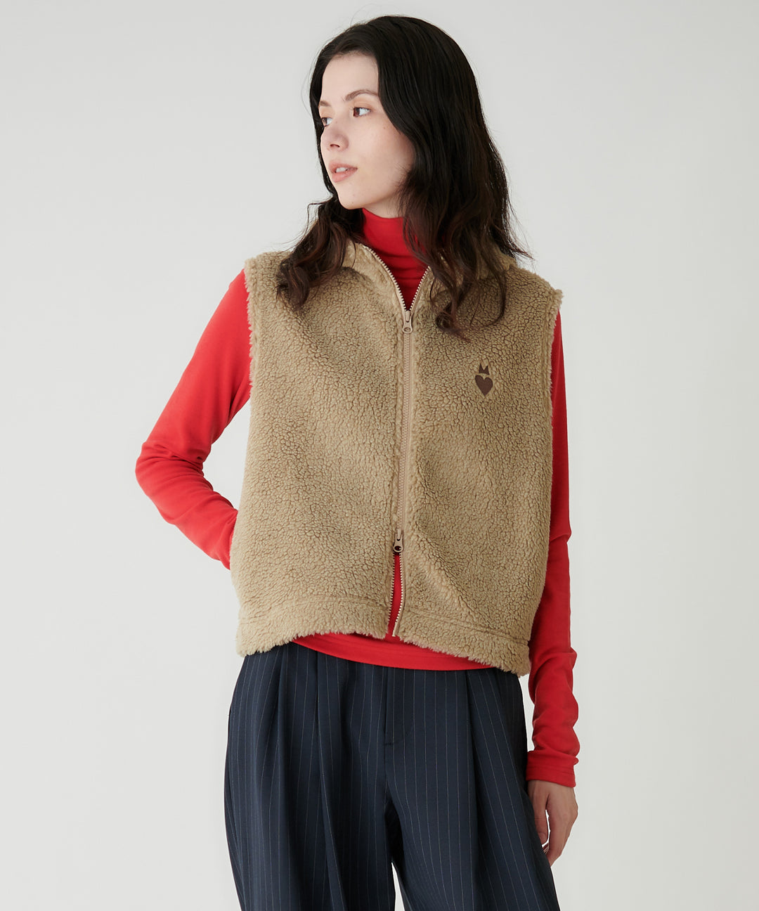 モデル H；173cm / 38 / レッド