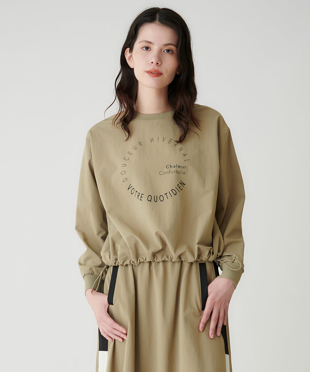 モデル H：173cm / 38 / ベージュ