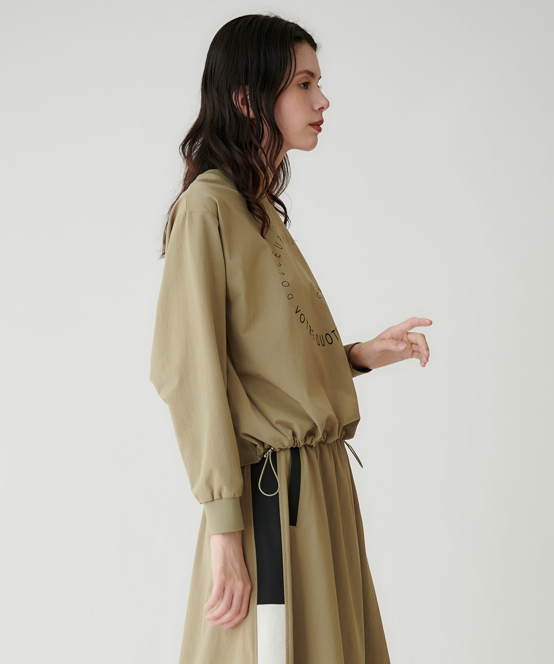 タフタ裏毛フロッキーロゴブラウス