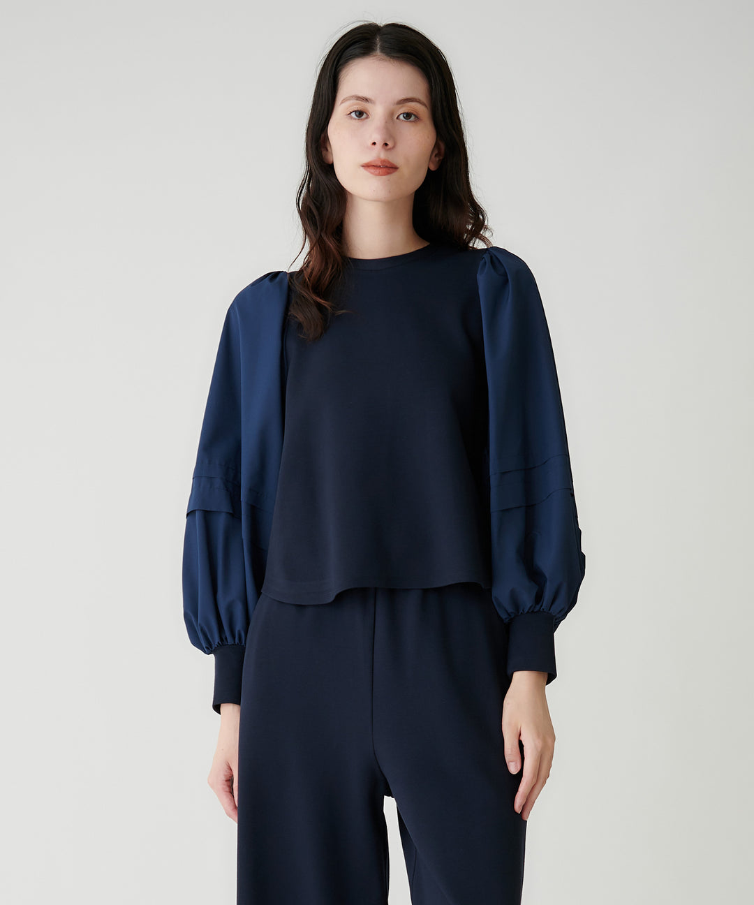 タフタスリーブ ストレッチポンチトップス