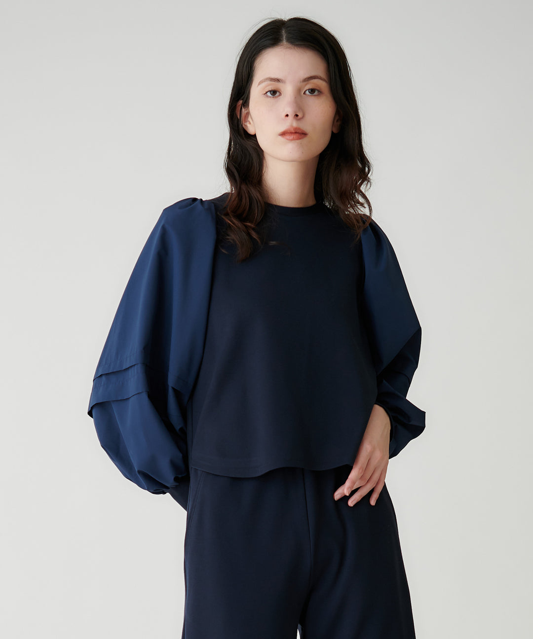 モデル　H：173cm / 38 / ネイビー