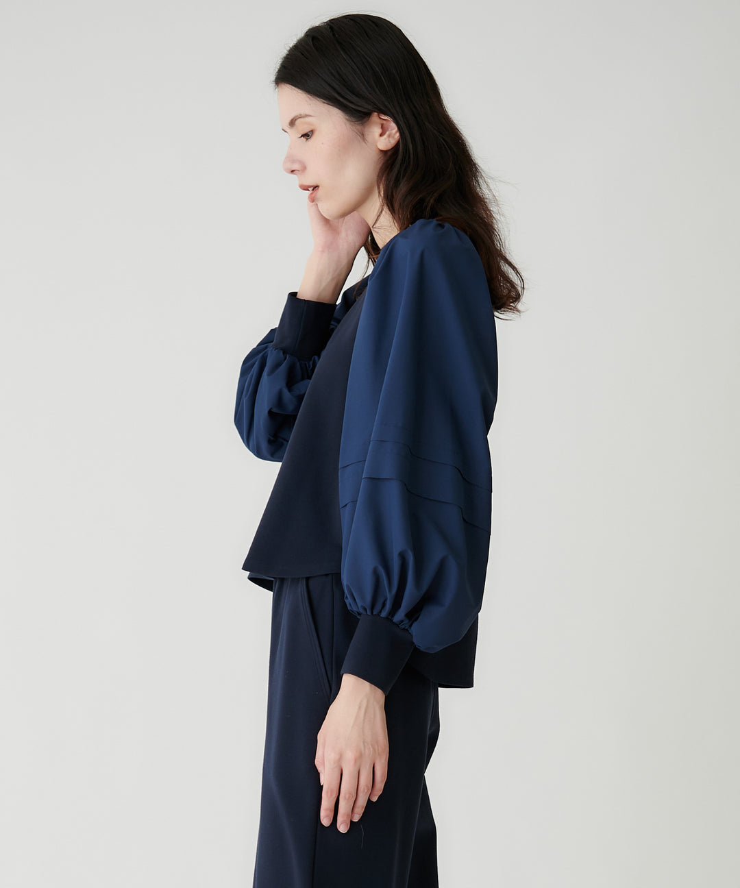 タフタスリーブ ストレッチポンチトップス