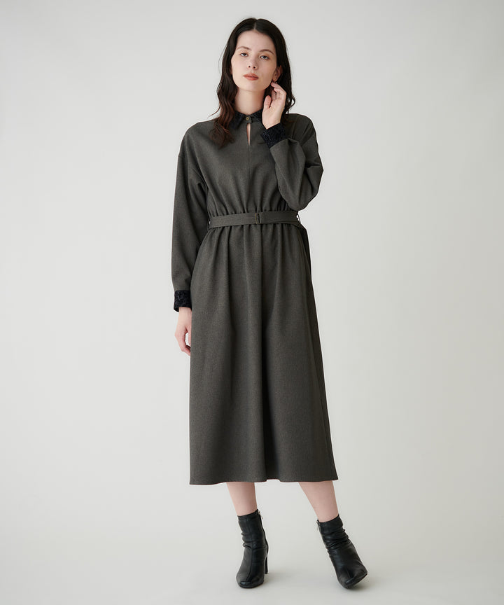 フロッキー襟フィット＆フレアワンピース