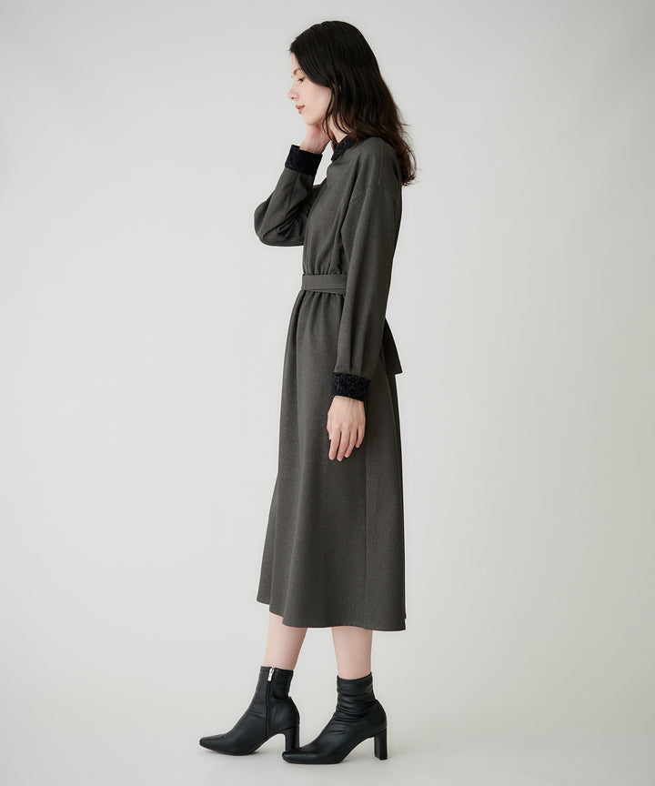 フロッキー襟フィット＆フレアワンピース