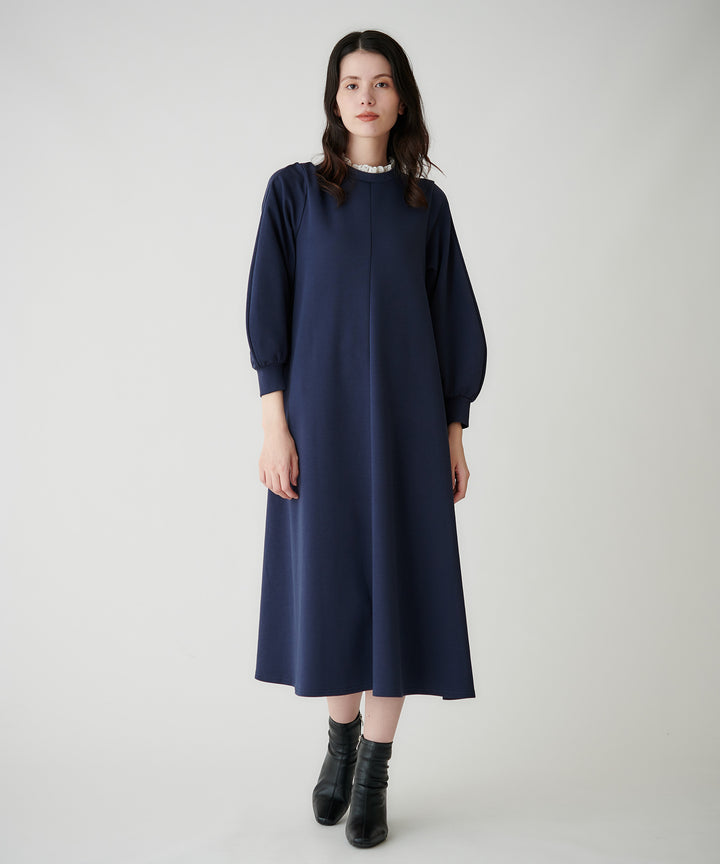 モデル H：173cm / 38 / ネイビー