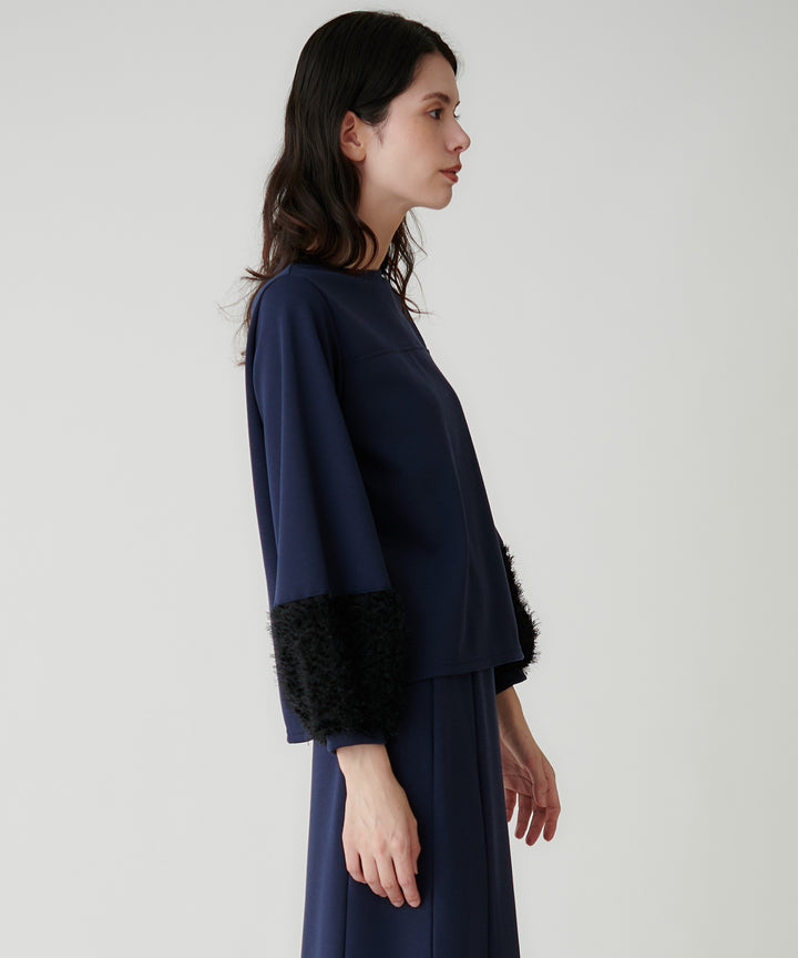 フェザースリーブポンチトップス