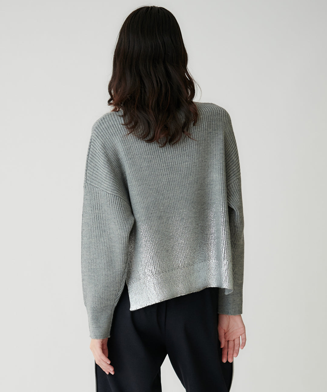 シルバー箔グラデーションリブニット