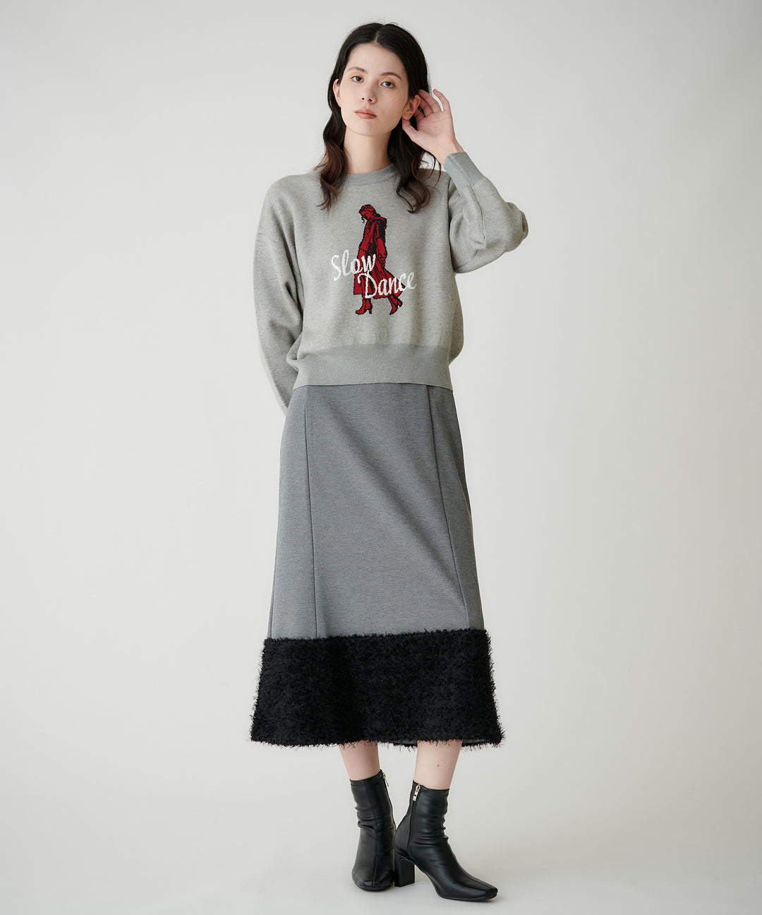 フェザーヘムポンチスカート