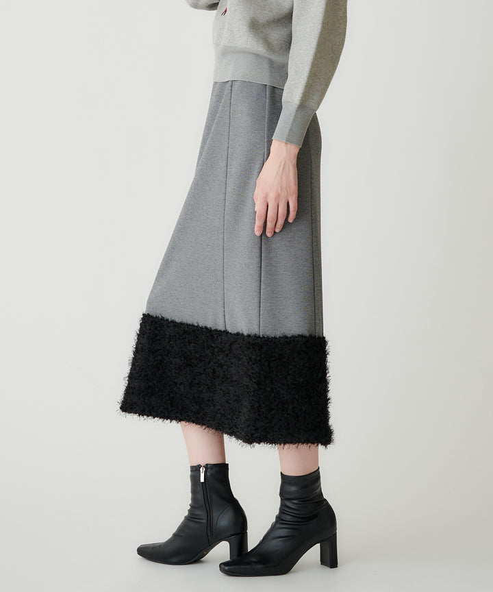 フェザーヘムポンチスカート