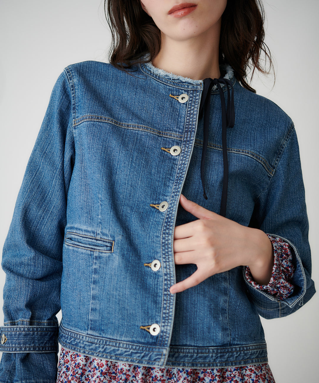 ノーカラーデニムジャケット