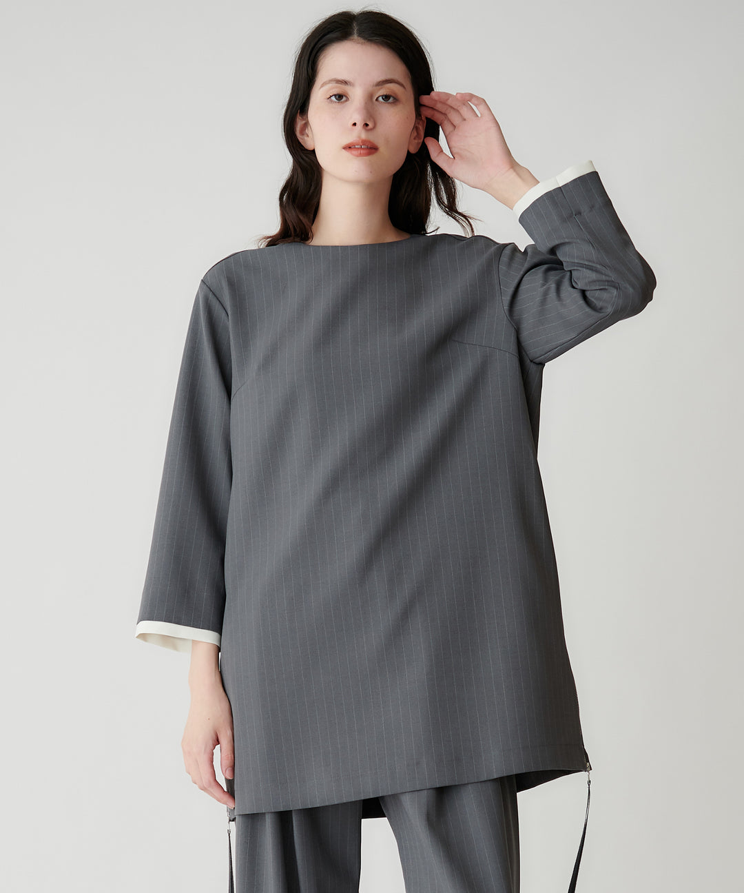 梳毛調シック&シンロングブラウス