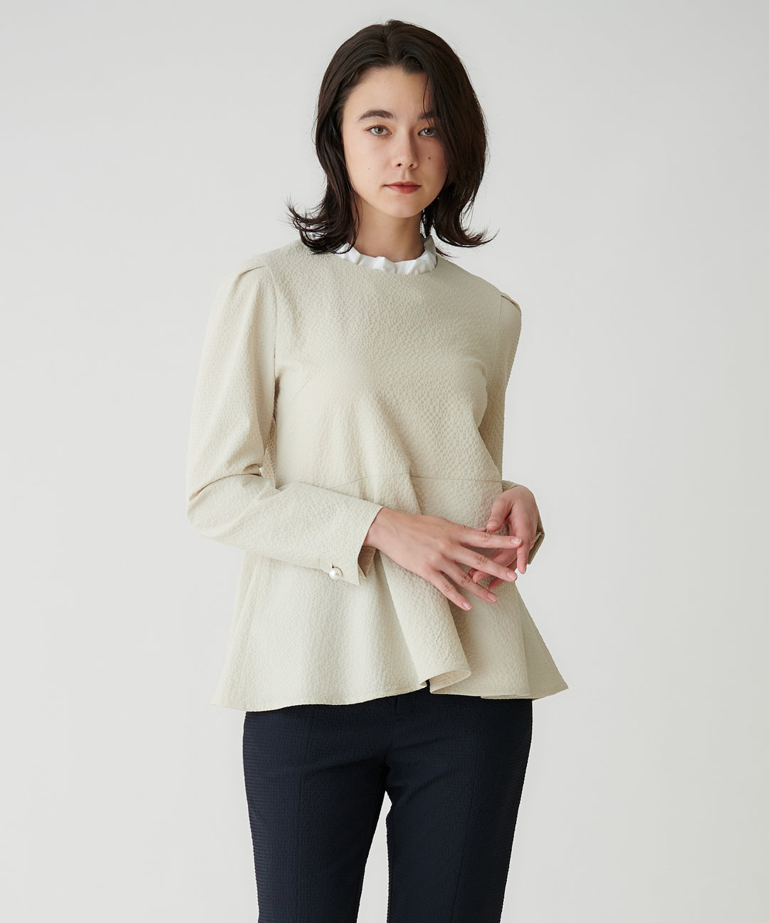 モデル H：172cm / 38 / ベージュ