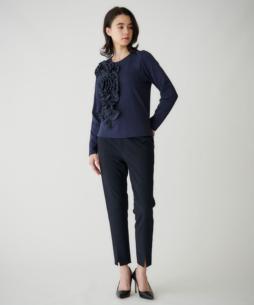 3Dフラワーモチーフプルオーバー