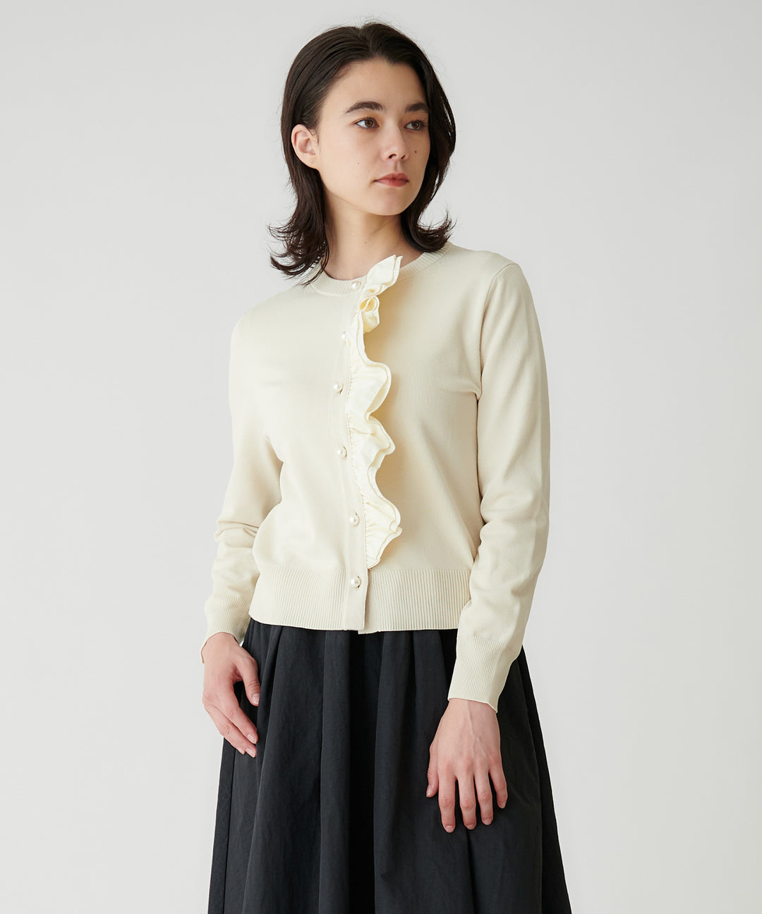 モデル H：172cm / 38 / アイボリー