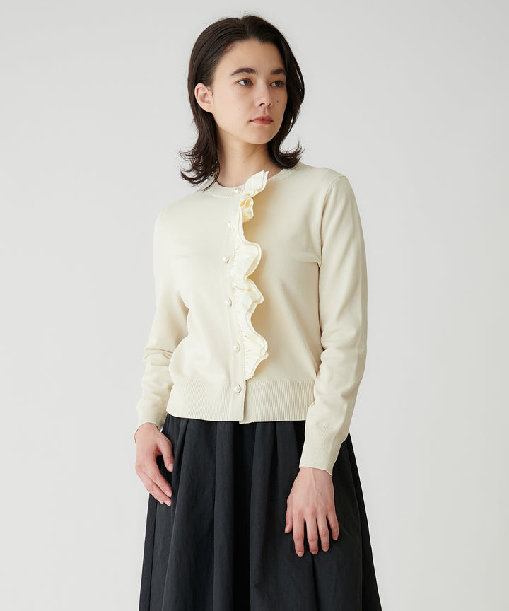 モデル H：172cm / 38 / アイボリー