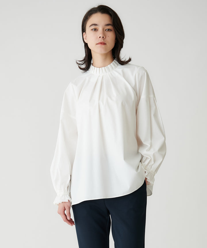 モデル H：172cm / 38 / オフホワイト