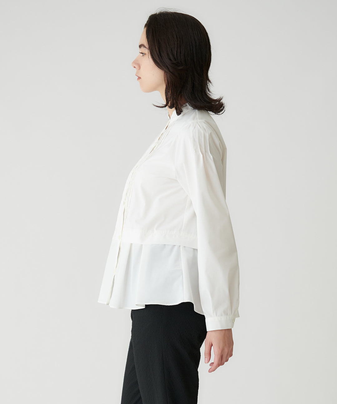 バンドカラーピンタックペプラムブラウス