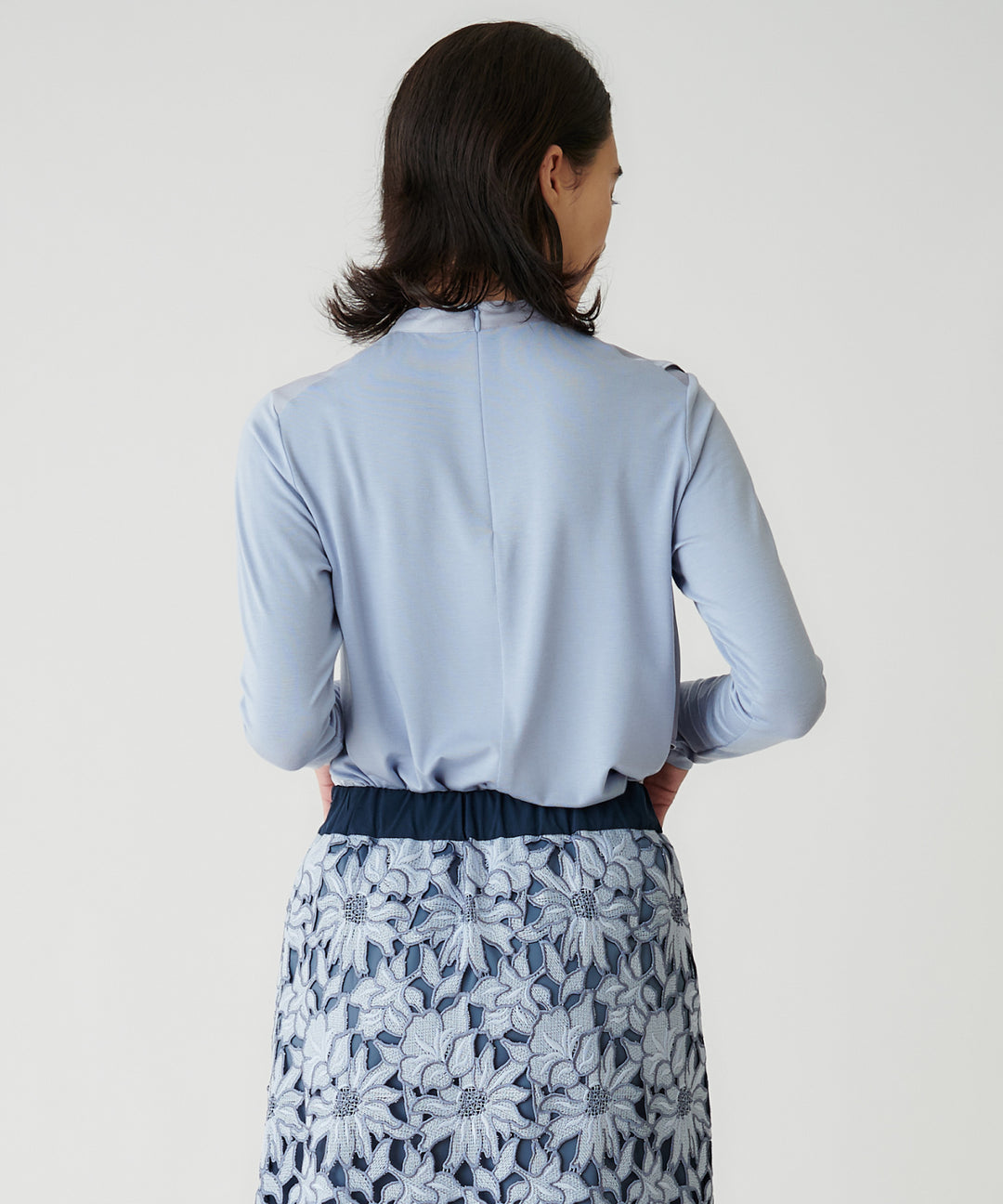 ラッフルデザインカットソー