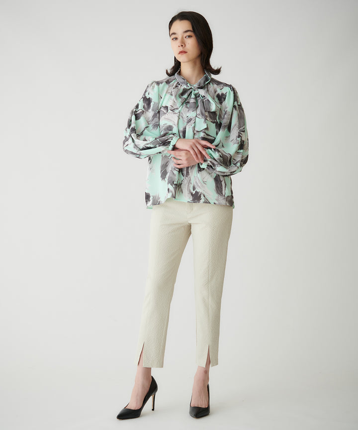 プリントボウタイブラウス