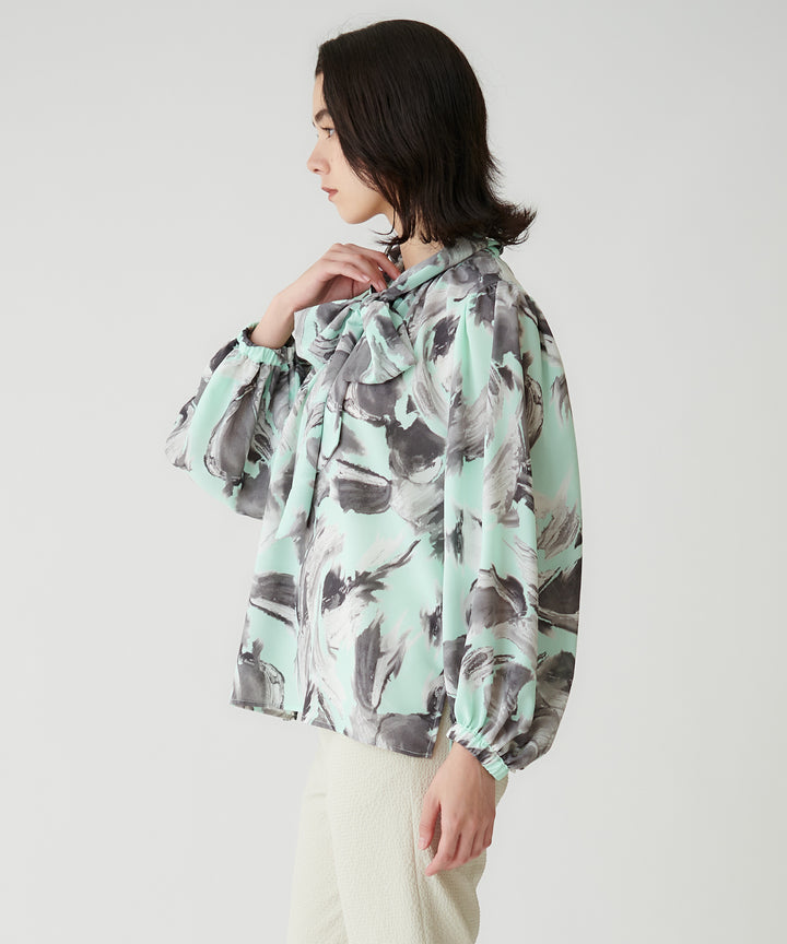 プリントボウタイブラウス