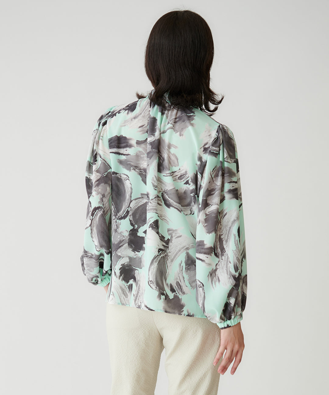 プリントボウタイブラウス