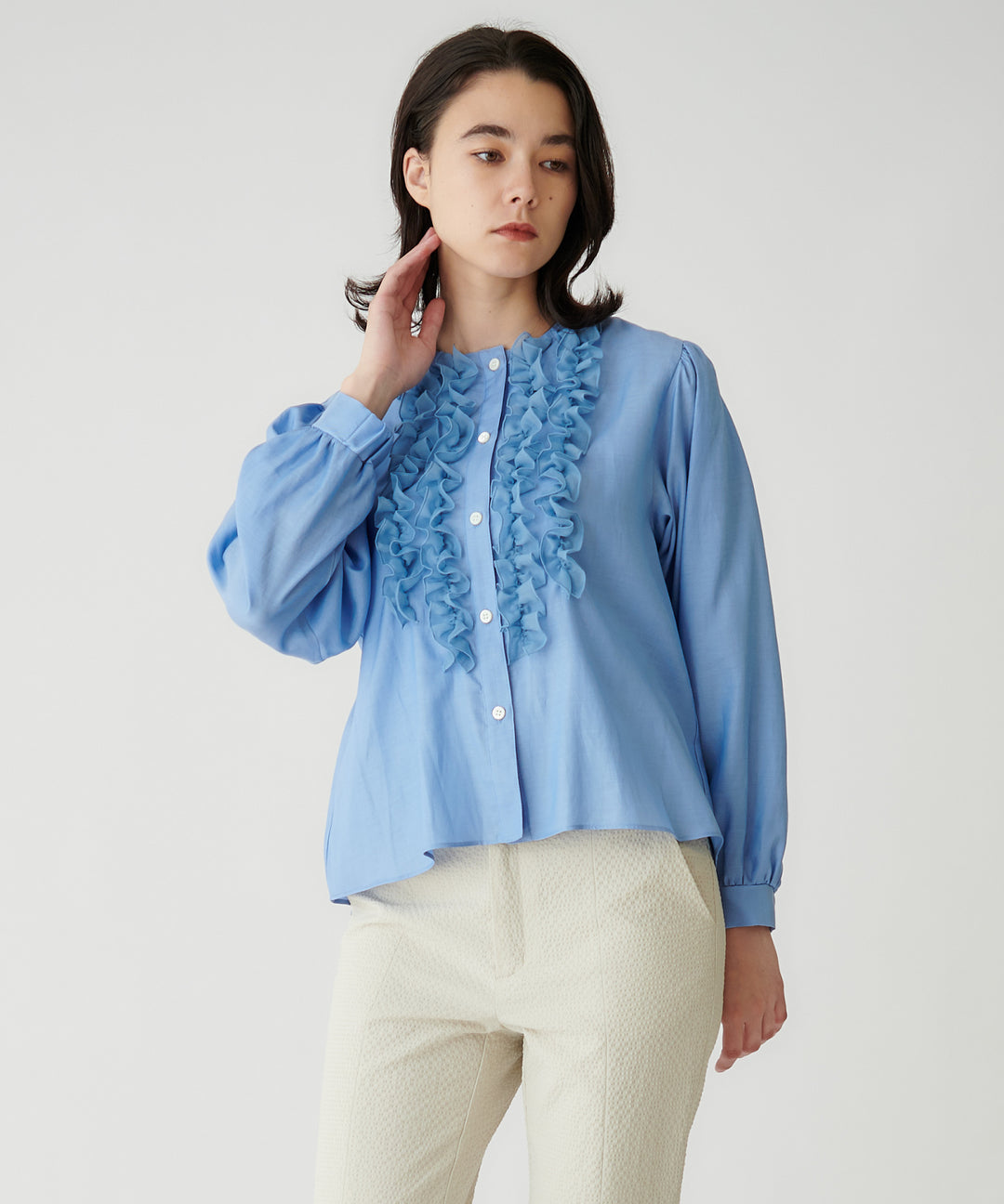 モデル H：172cm / 38 / ブルー