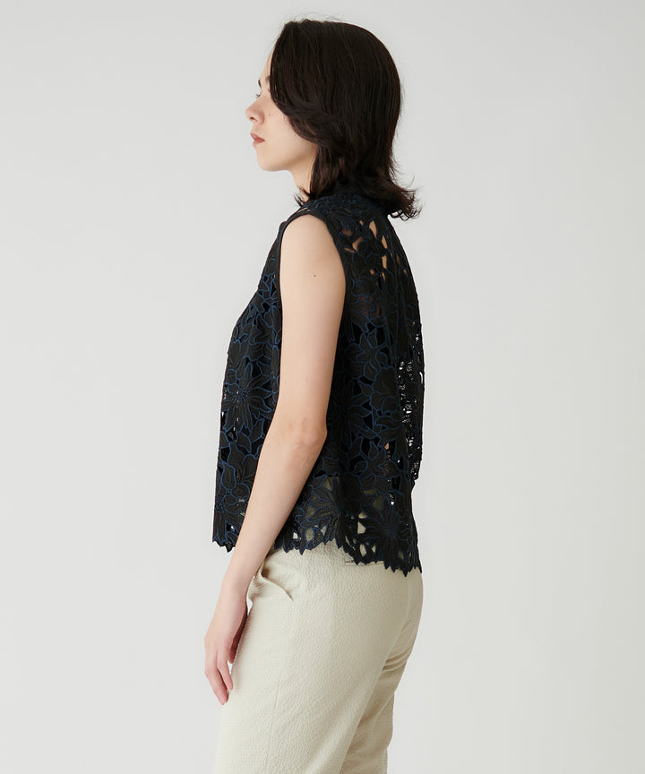 ケミカルレース衿つきノースリーブブラウス