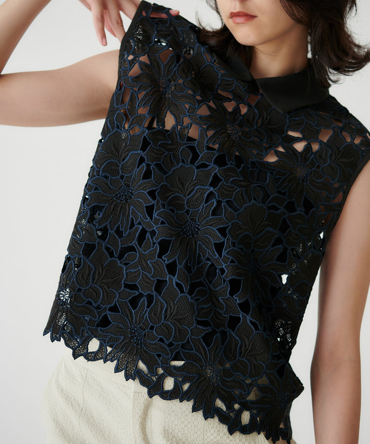 ケミカルレース衿つきノースリーブブラウス