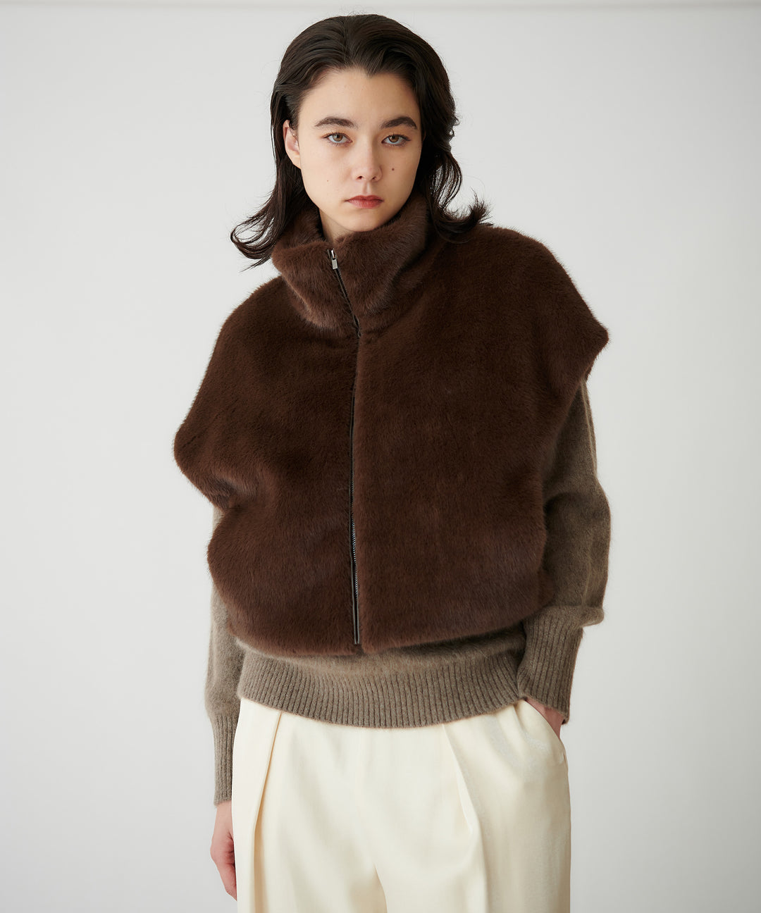 フェイクファーベスト