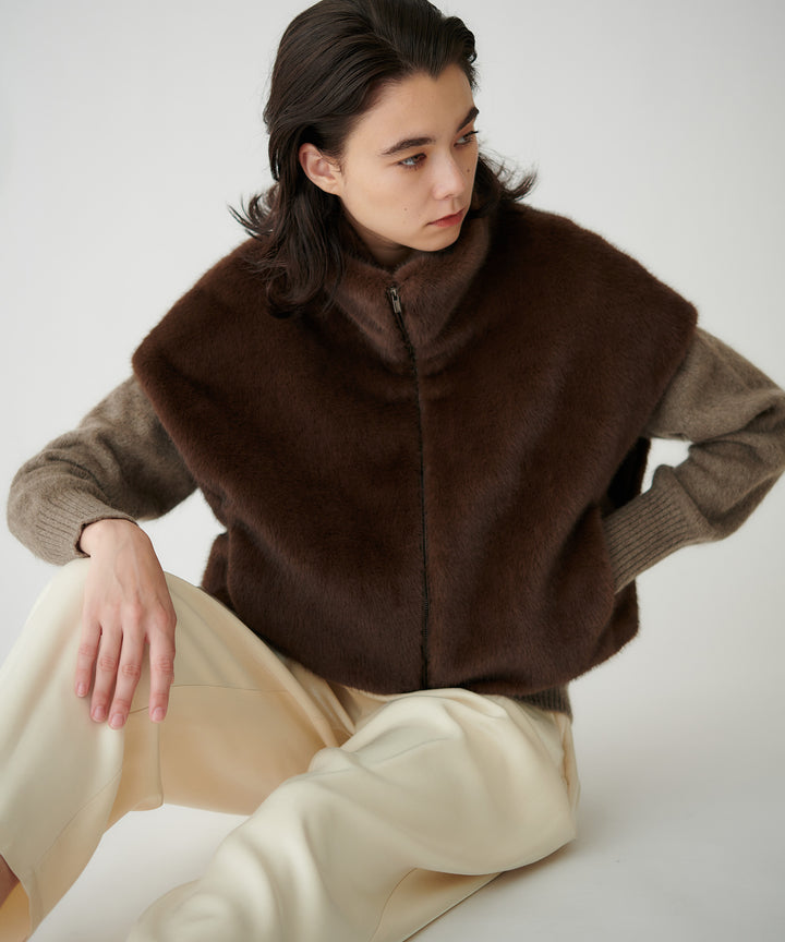 フェイクファーベスト