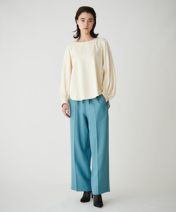 ボリュームスリーブサテンブラウス