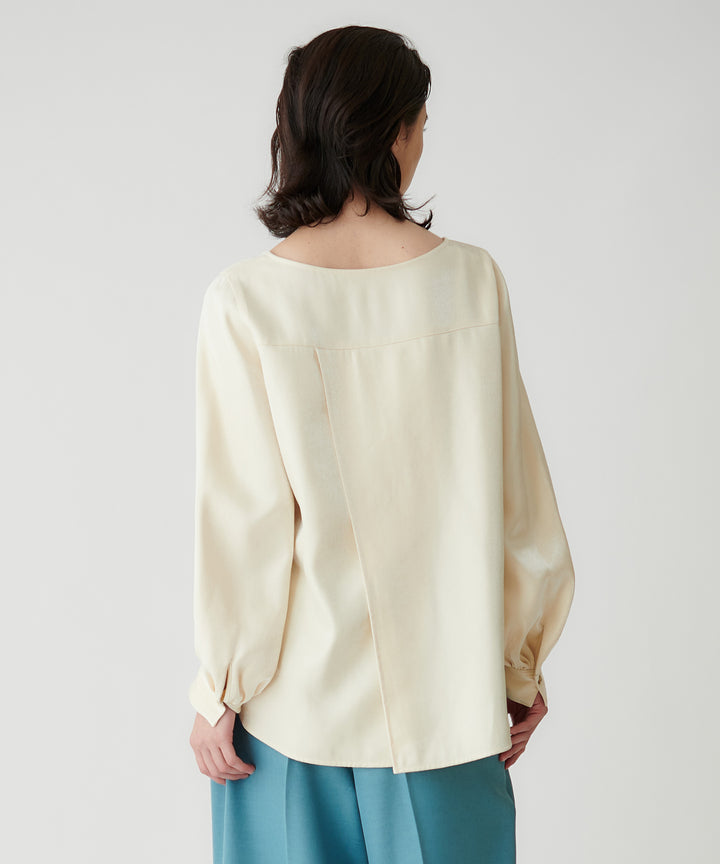 ボリュームスリーブサテンブラウス
