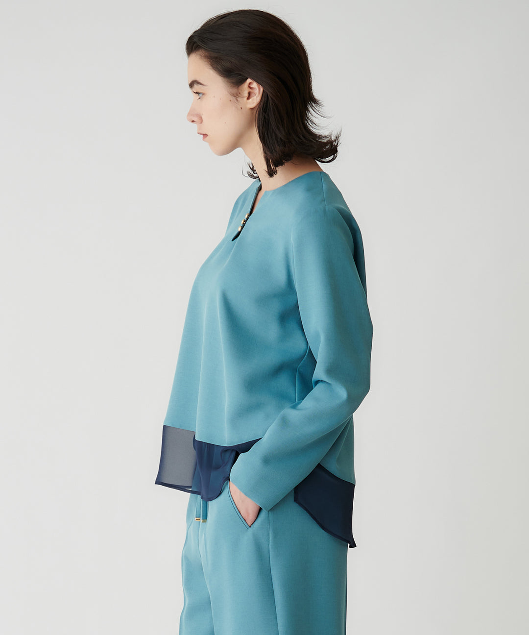 パウダーツイルシアーレイヤードブラウス