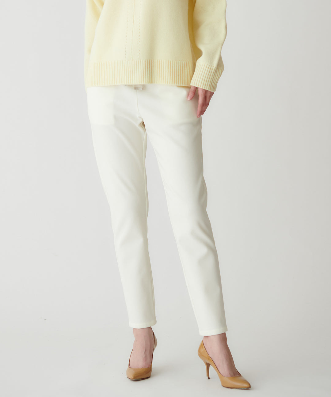 モデル H：172cm / 38 / オフホワイト