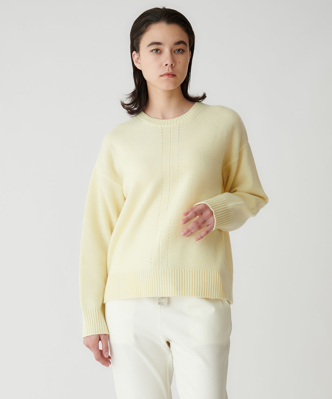 モデル H：172cm / 38 / ペールイエロー