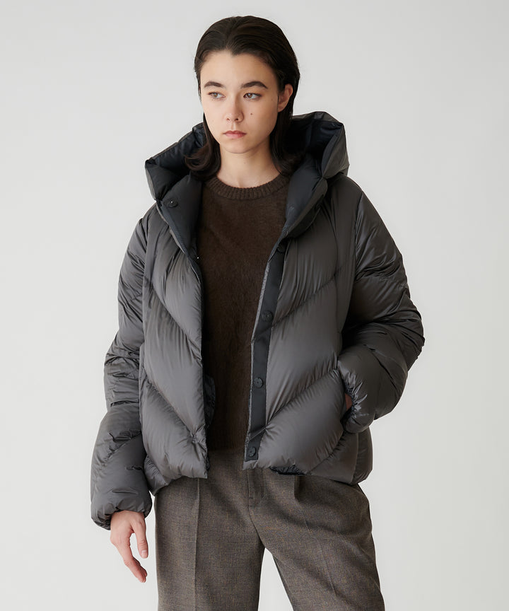 モデル H：172cm / 38 / グレー